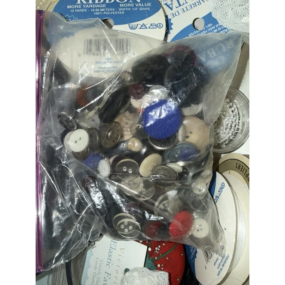 Woven Sewing Basket Thread Lot Bobbins Scissors Craft Storage Box Lid Floral
